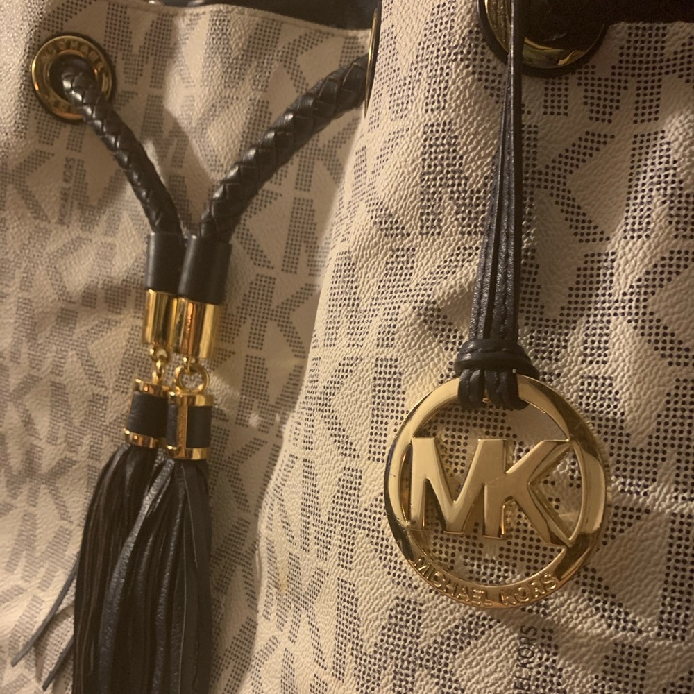 MK PURSE